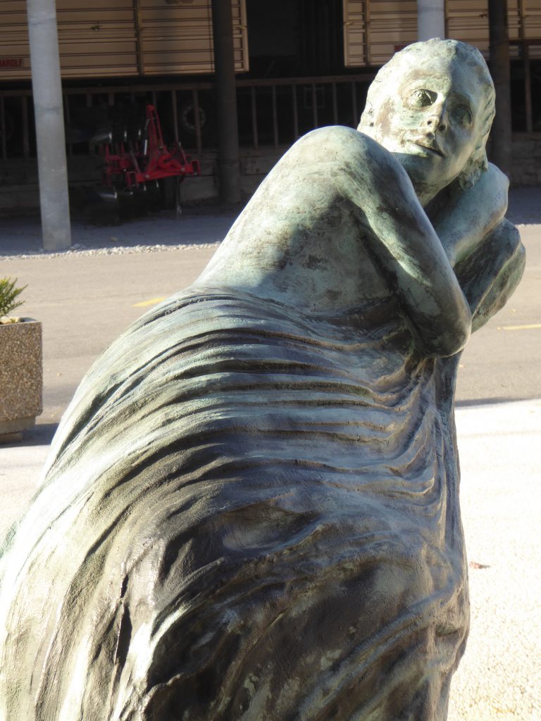 L'attente Latente - 1er prix concours home de Salavaux
Bronze sur socle calcaire du Jura - 2011